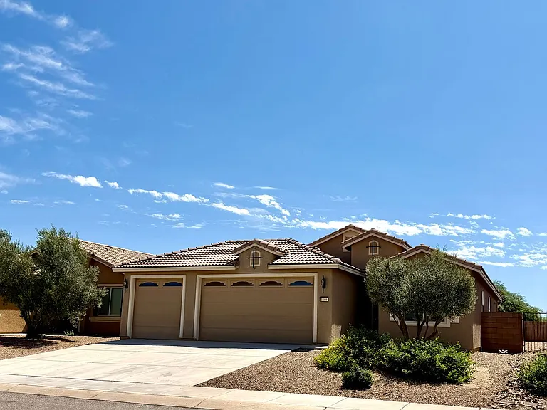 1169 Barnes Dr — Photo 3