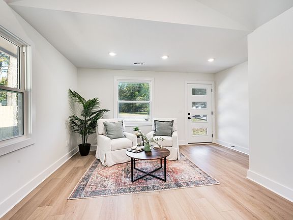 4th image of 248 Harbor Dr
