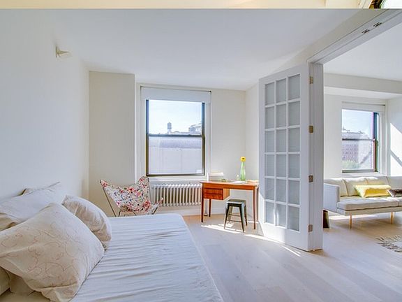 3rd image of 90 Franklin St APT 5N