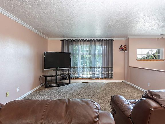 4th image of 3517 E Courtland Ave