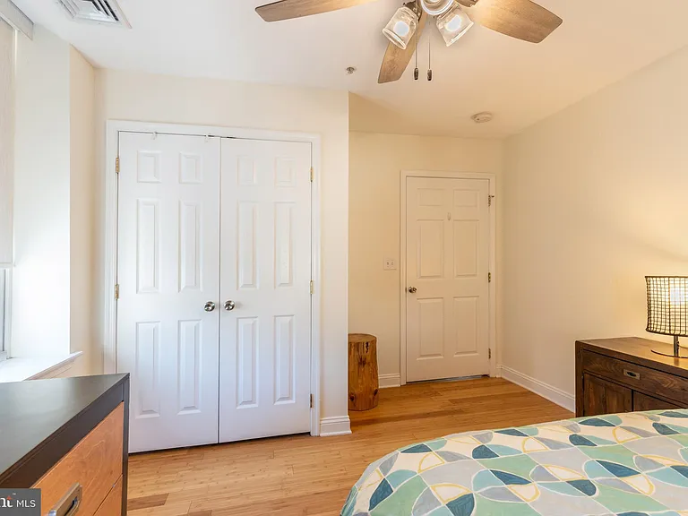 209 N 3rd St #3B — Photo 13