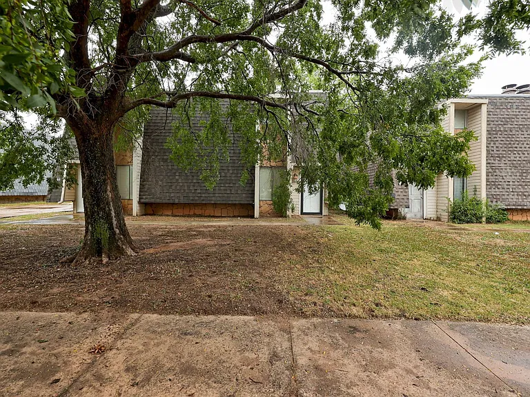 631 Welston Cir #631 — Photo 3
