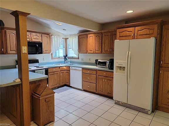 4th image of 10740 Woodview Blvd
