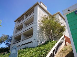 6042 Fauntleroy Way SW APT 202, Seattle, WA 98136