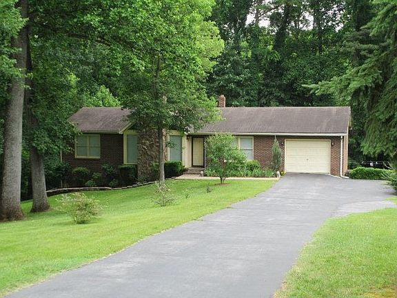 3rd image of 265 Brookside Ave