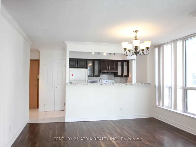 24 Wellesley St W #905 — Photo 3