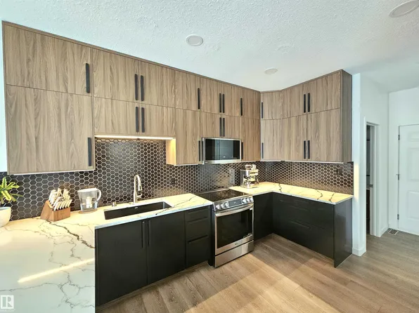 12936 161a Ave NW, Edmonton, AB T6V 1S9