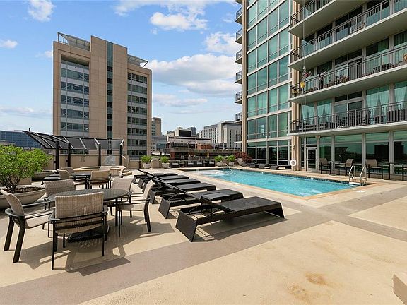 5th image of 4909 Laclede Ave #1206