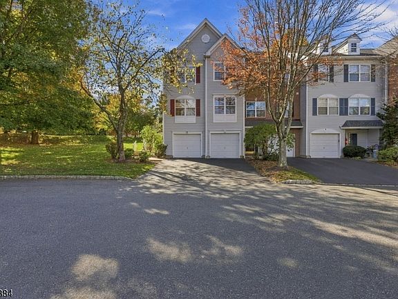 2nd image of 10 Knox Ct