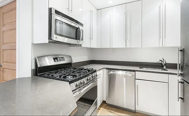 Rented by Compass | media 9