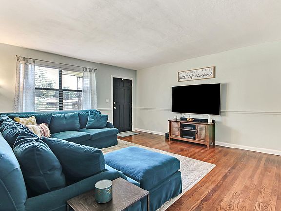 5th image of 2928 Oakcove Ln