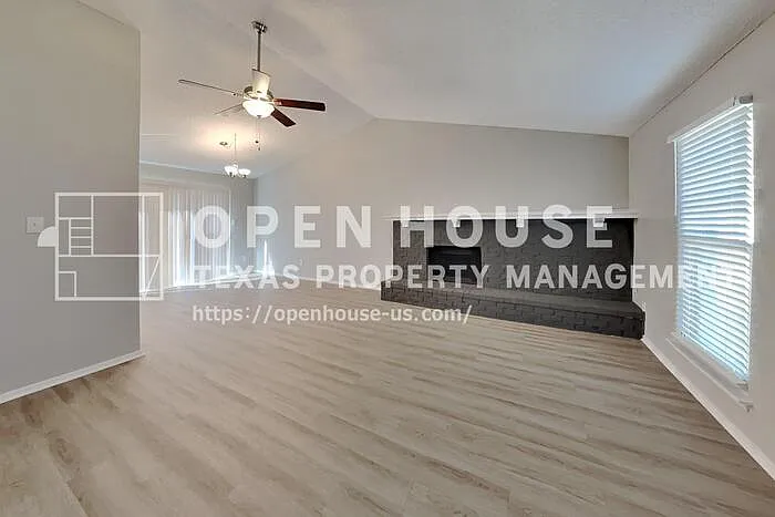 3 bed, 2.0 bath, 1574 sqft, $2,000 — Photo 3