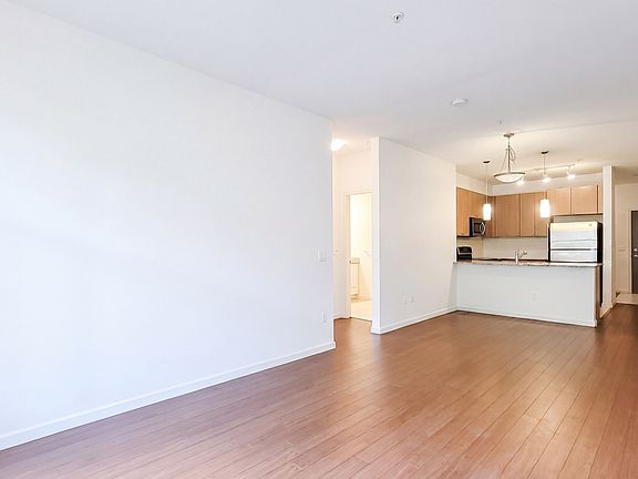 5th image of 2477 Kelly Ave #213