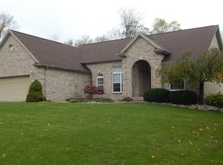 444 River Woods Dr, Flushing, MI 48433