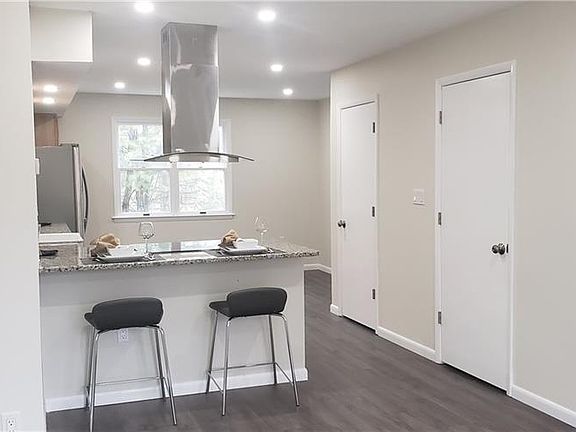 3rd image of 9 Kenny Ln