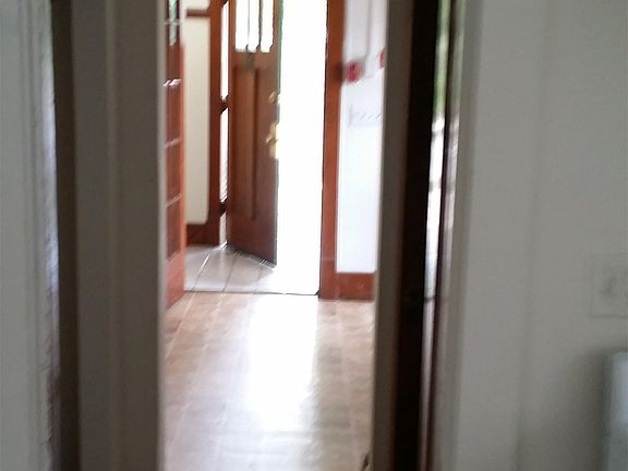 2nd image of 908 S Lincoln Ave
