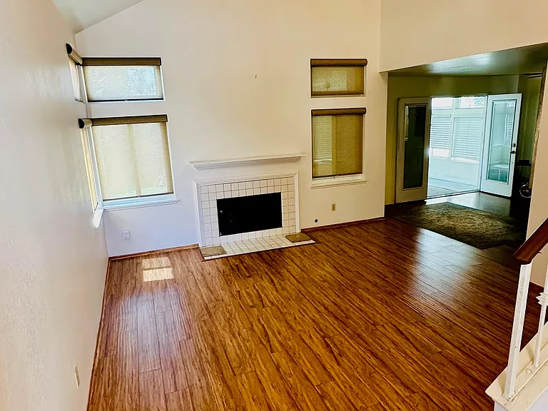 Alencon Dr — Photo 20