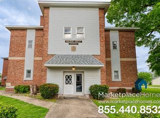 213 N Lincoln St APT 1, Athens, IL 62613