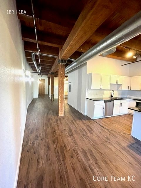 1st image of 204 Walnut St #403