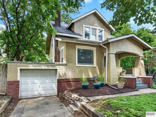 3136 N 58th St, Omaha, NE 68104