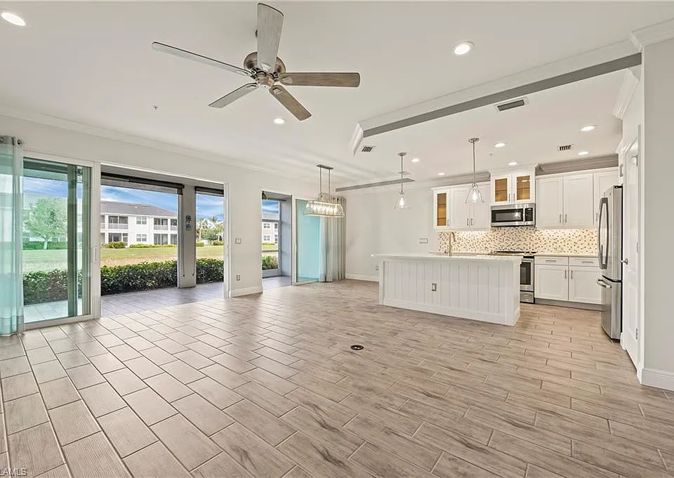 6954 Avalon Cir #703