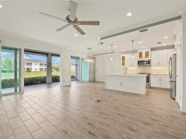 6954 Avalon CIR #703, NAPLES, FL 34112