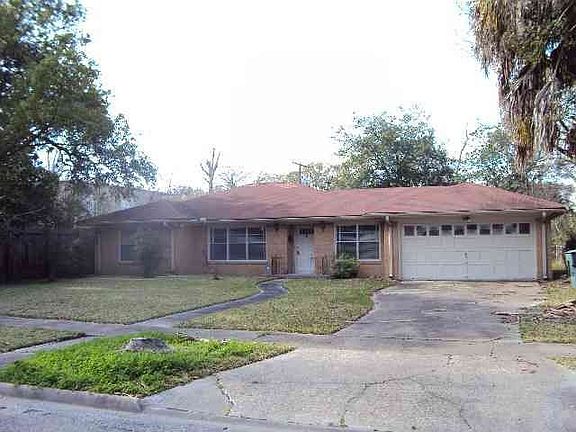 2nd image of 4415 Forest Dr