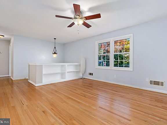 5th image of 740 Beall Ave