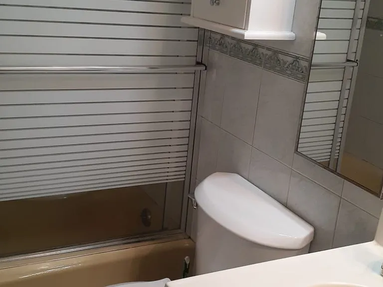 1201 NE 191st St #402 — Photo 3