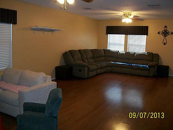 4th image of 2213 White Pine Dr