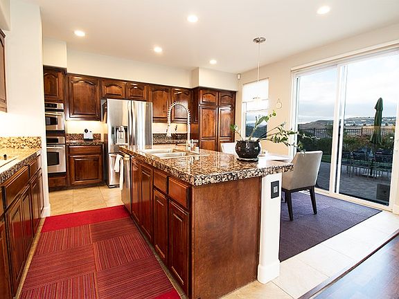 4th image of 2620 Roseto Cir