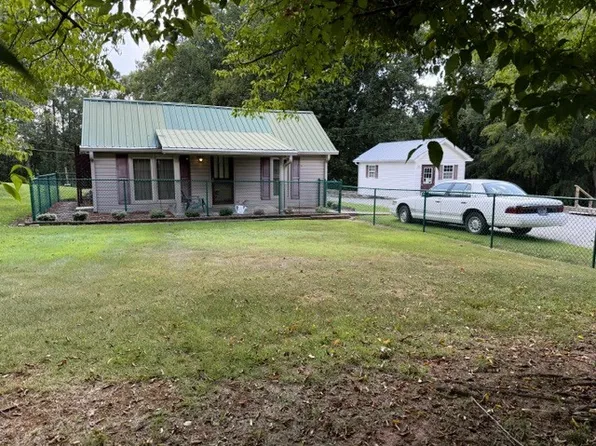 303 S Riverside Dr, McMinnville, TN 37110