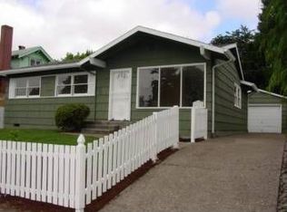 9113 SE Washington St, Portland, OR 97216