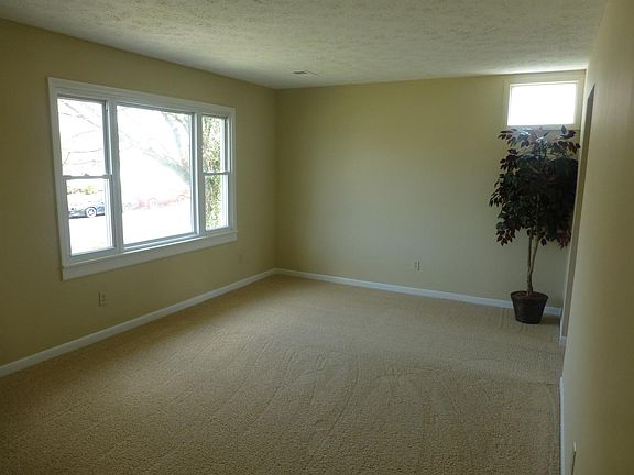 3rd image of 1092 Tatesbrook Dr