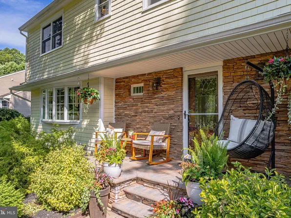 9 Sutton Pl, East Windsor, NJ 08520