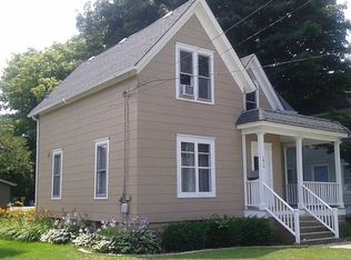 1014 Pleasant St, Dekalb, IL 60115