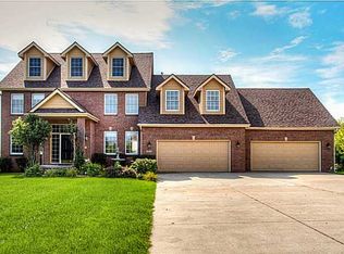 7424 Eagle Pointe Dr, Johnston, IA 50131
