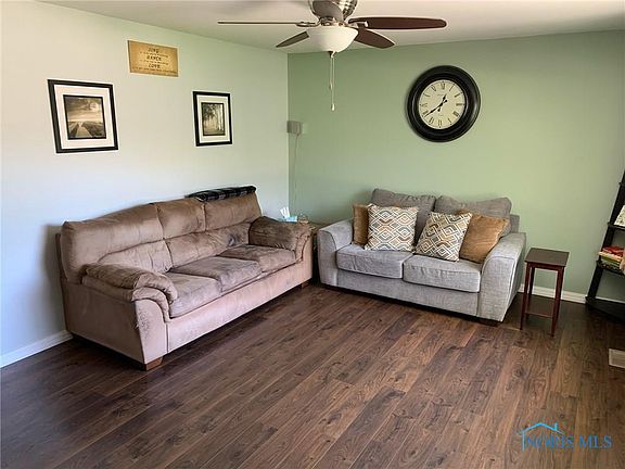 4th image of 1021 Cherry St
