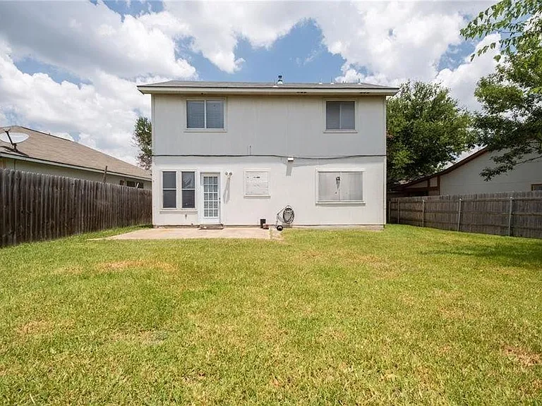 1709 Royal Ascot Dr — Photo 24