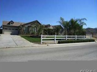 910 Newport Rd, Hemet, CA 92543