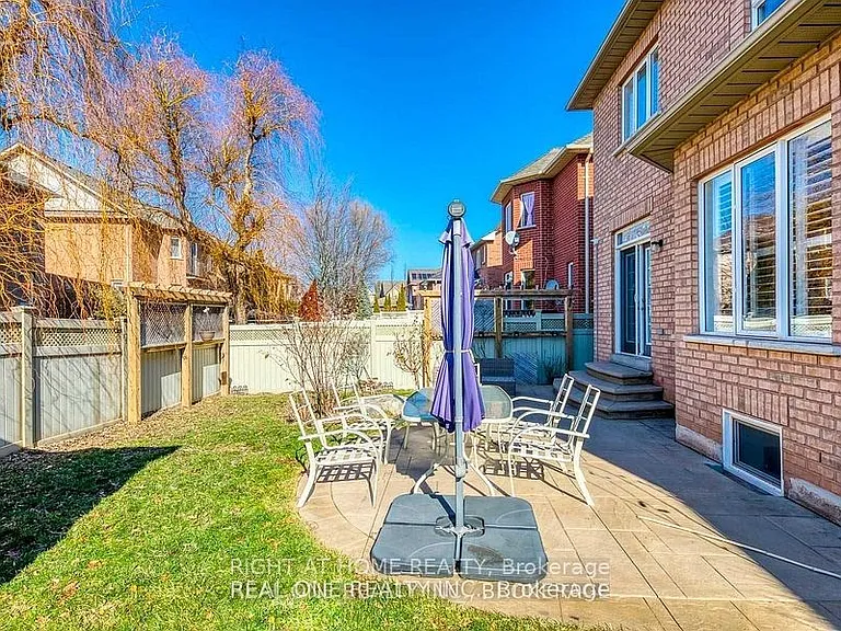 96 Spring Azure Cres — Photo 39