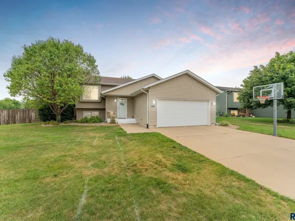 401 Pittsburgh Ave, Harrisburg, SD 57032