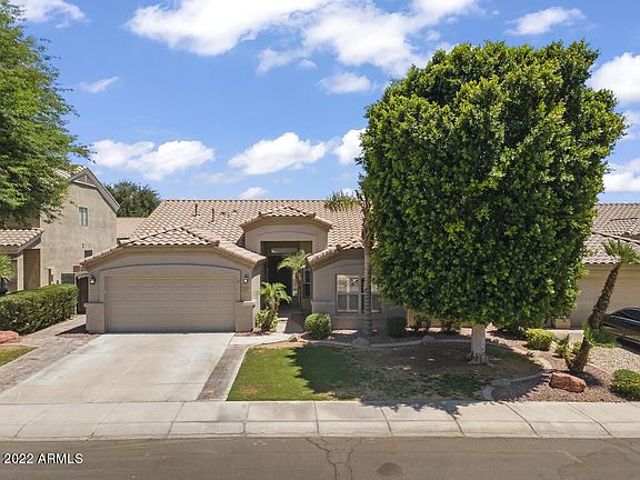 3rd image of 1091 W Longhorn Dr