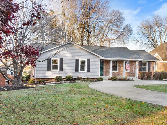 5th image of 301 Wedgewood Dr