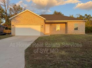 1120 S Mission Ave, Bolivar, MO 65613