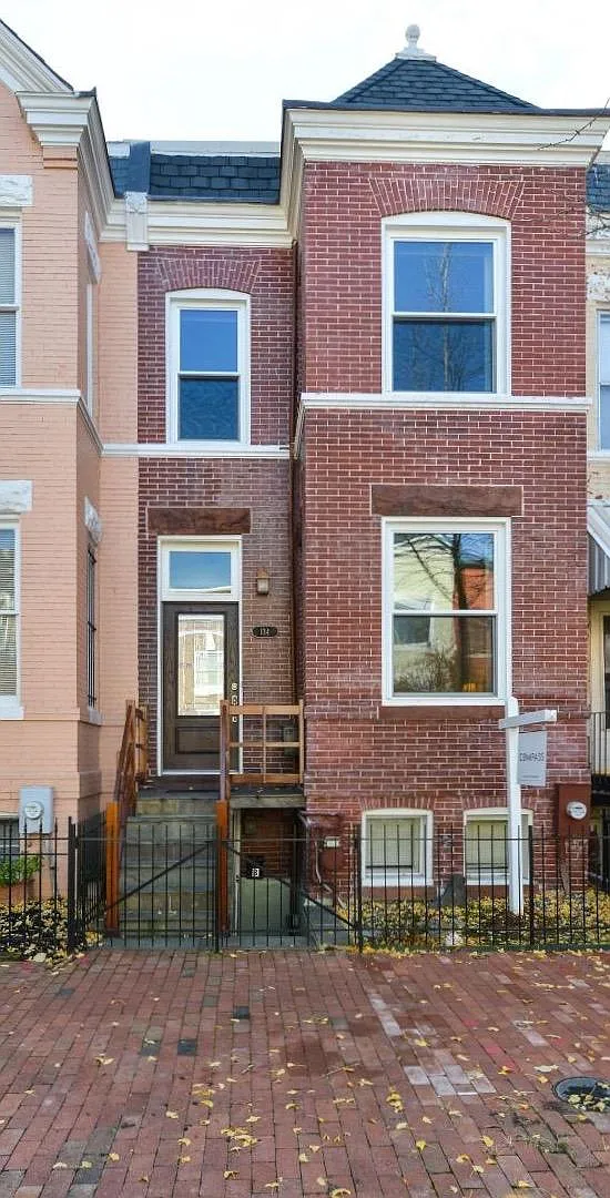 134 Thomas St NW photo 1