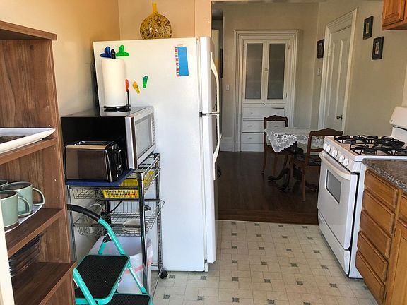 5th image of 620 E 17th St APT 4