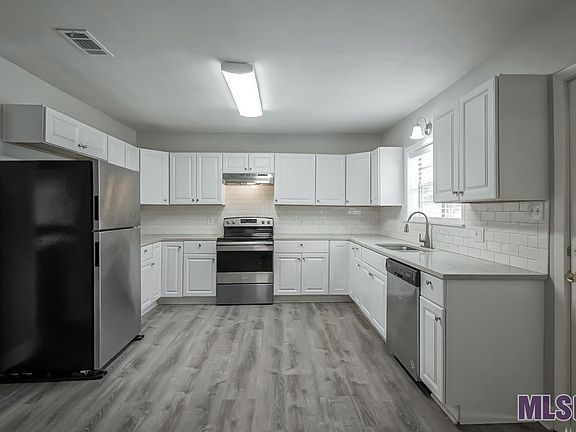 2nd image of 1753 Hovey Ave