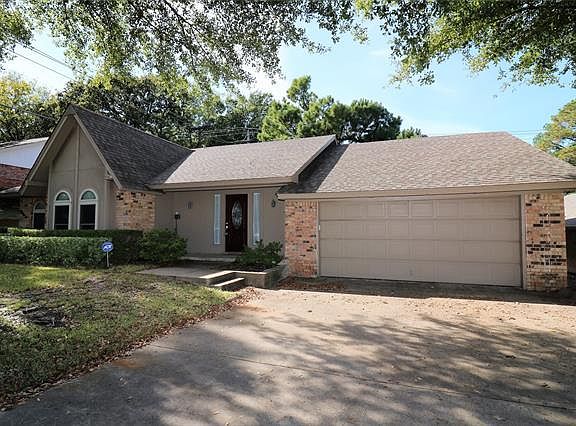 3rd image of 804 Tanglewood Ln