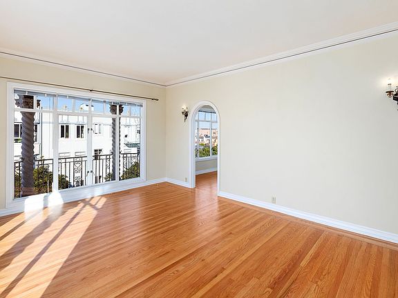 5th image of 3636 Scott St APT 301